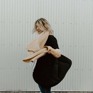 Meet your Posher, Larisa